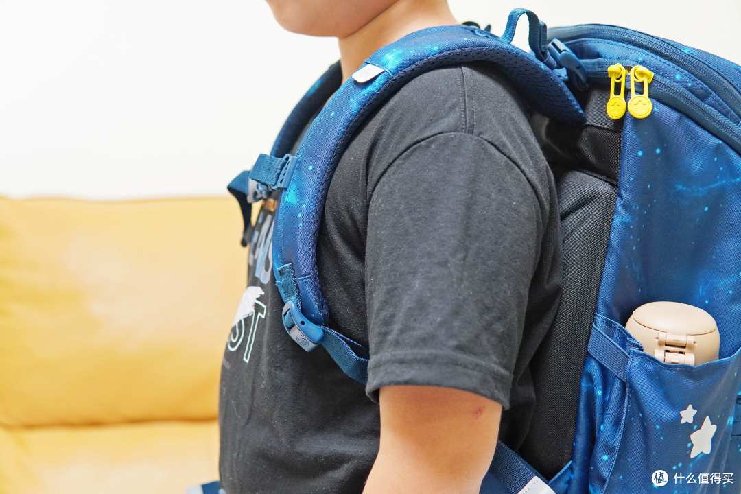 开学一个月真实分享,给娃换了个轻巧的GMT for Kids护脊书包
