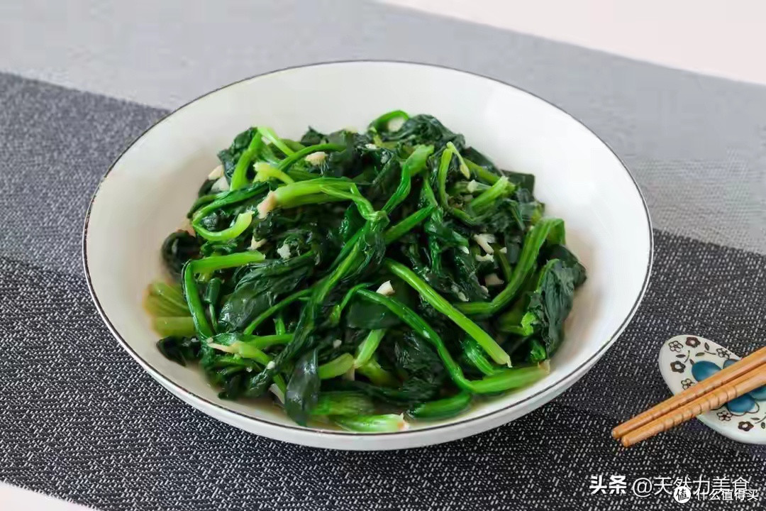菠菜烹饪需先焯水去草酸