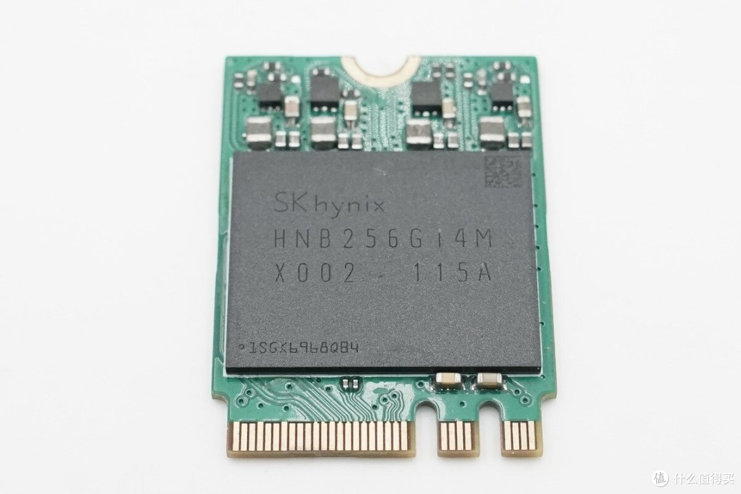 装在网卡槽的固态硬盘BC711 A+E Key SSD实测878MB/s还能当系统盘