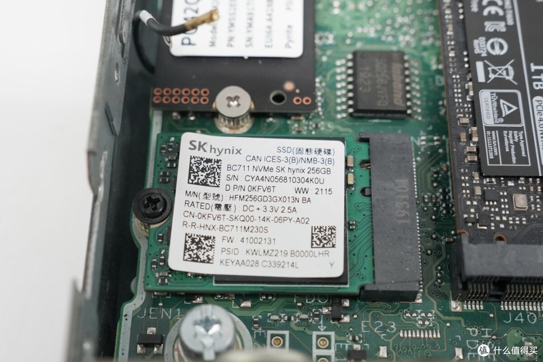 装在网卡槽的固态硬盘BC711 A+E Key SSD实测878MB/s还能当系统盘