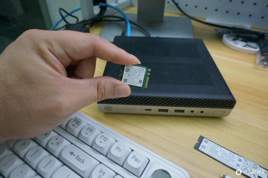 装在网卡槽的固态硬盘BC711 A+E Key SSD实测878MB/s还能当系统盘