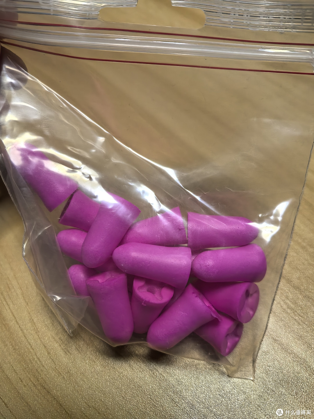 睡眠障碍重度选手，买了七款耳塞，最后留下的是硅胶泥