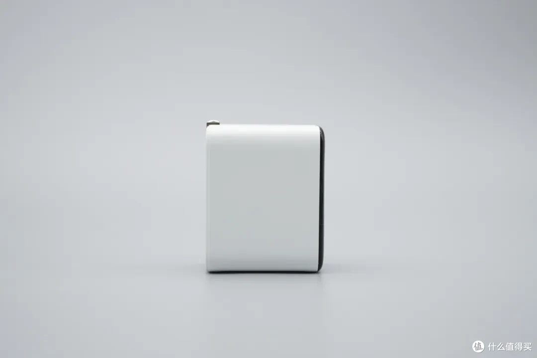 实时功率看得见!瑞嘉达 70W 氮化镓充电器评测