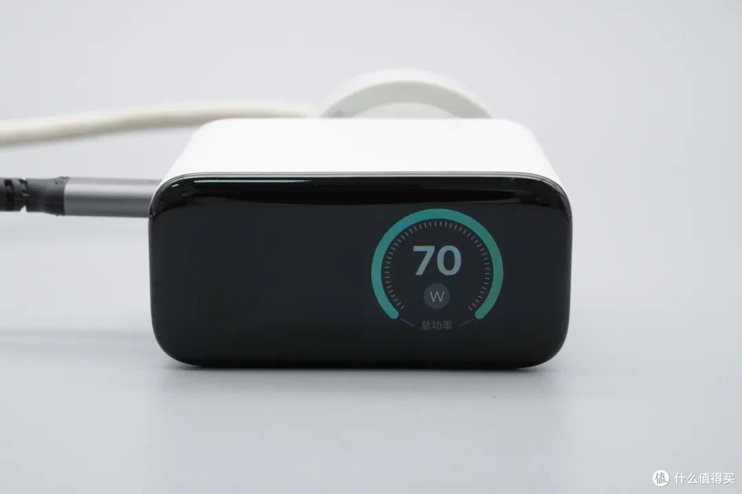 实时功率看得见!瑞嘉达 70W 氮化镓充电器评测