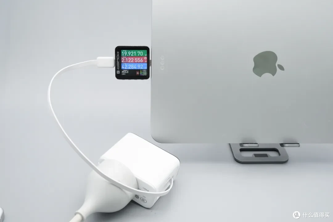 实时功率看得见!瑞嘉达 70W 氮化镓充电器评测