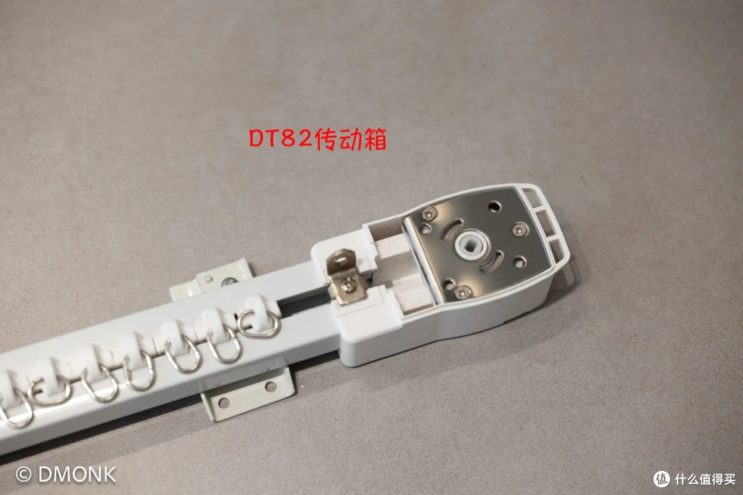 智能窗帘电机也要更新换代，Aqara两款DT82新老智能窗帘电机对比