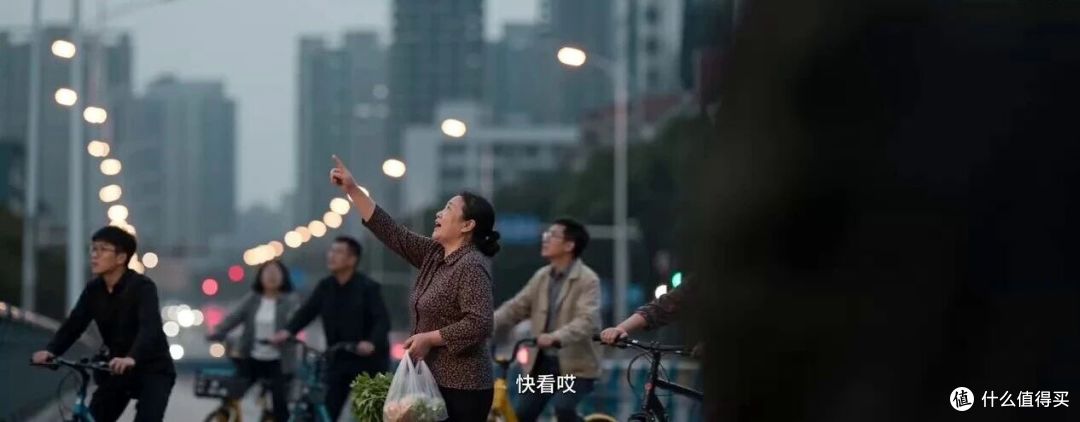 一个人，一台电脑：B站UP主手搓AI短剧，凭什么让1100万人上头？