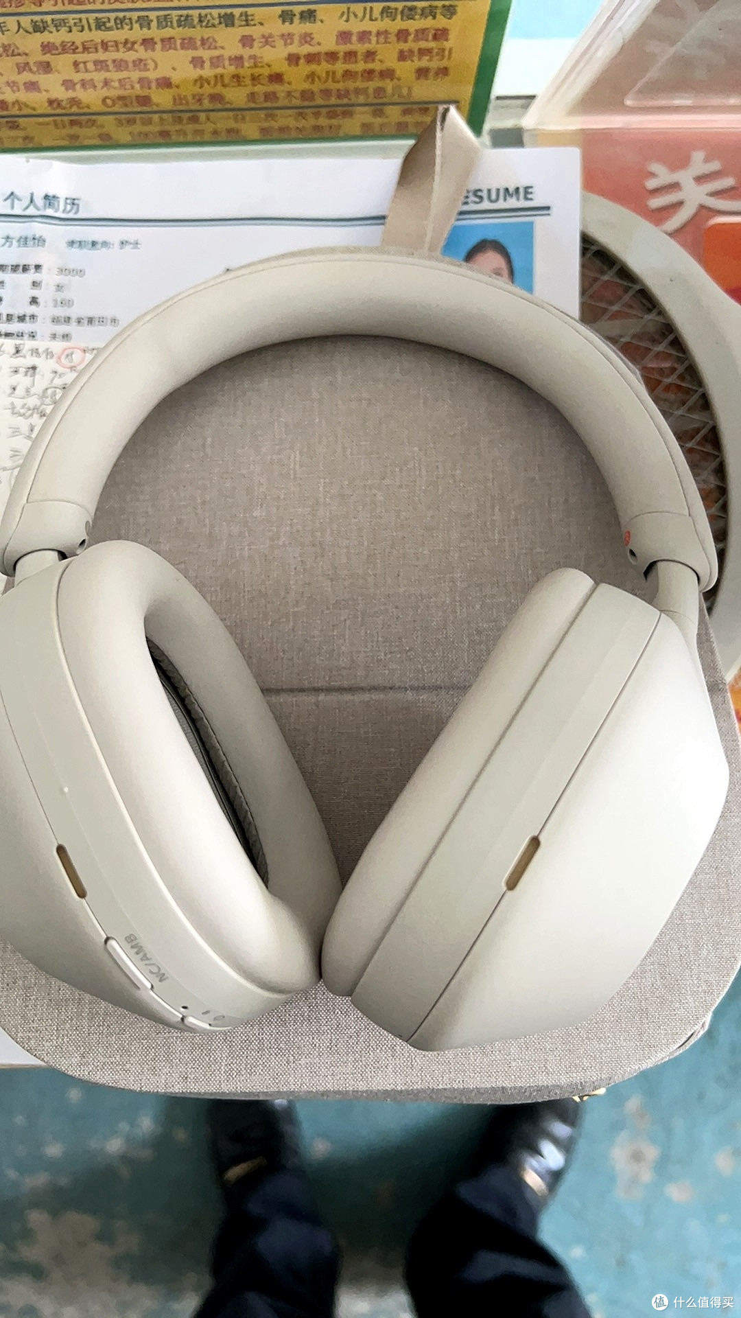 高铁上世界突然安静!索尼WH-1000XM5,旅行党最值的“降噪结界”