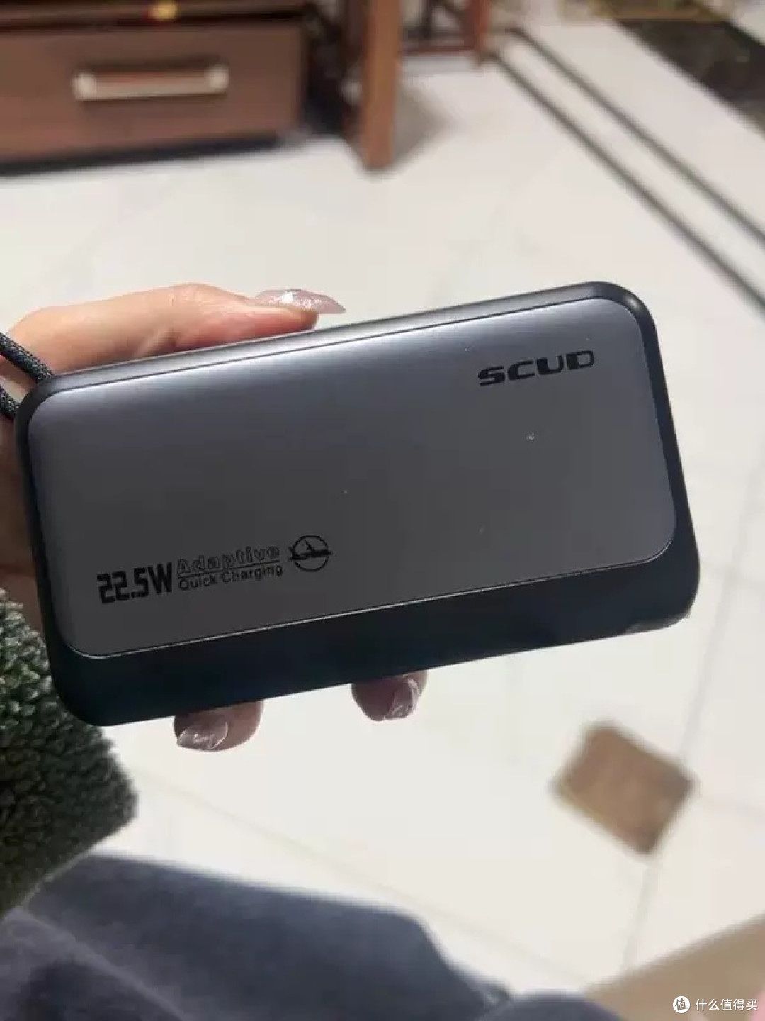 旅行飞毛腿磁吸三合一充电宝评测