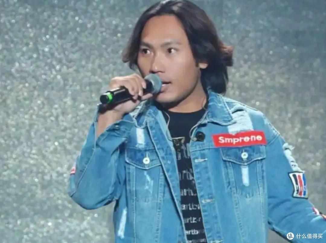 草根歌手侯浪