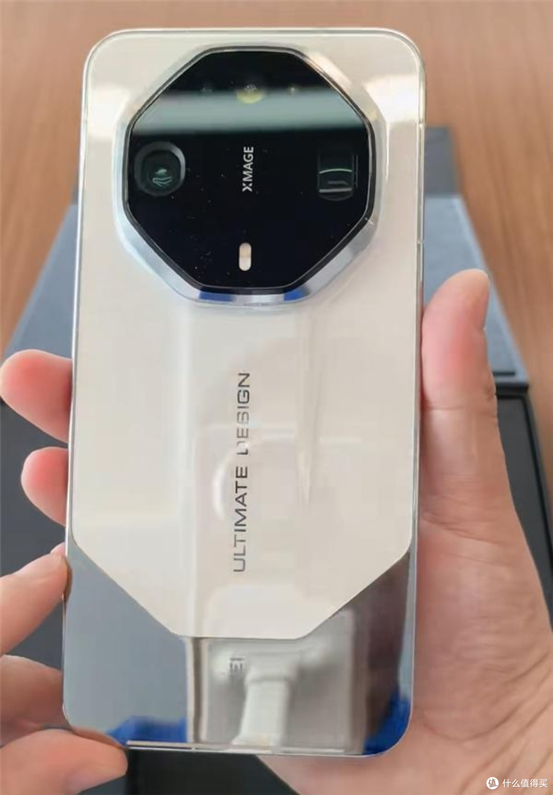 华为Mate90新外观流出:蹲了这么久,到底要不要冲首发