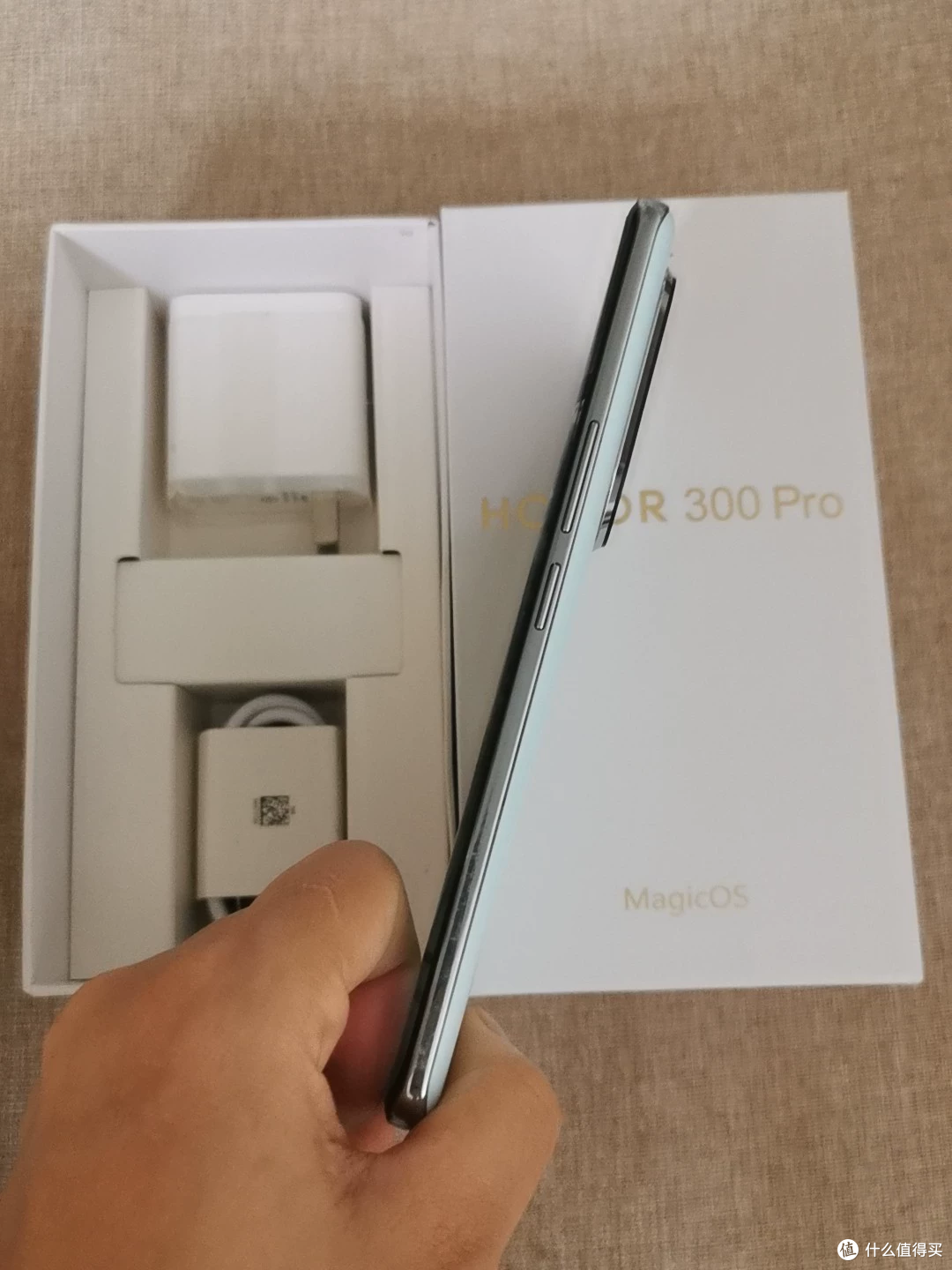 1480元的荣耀300Pro顶配,凭啥比回收商收得还低?