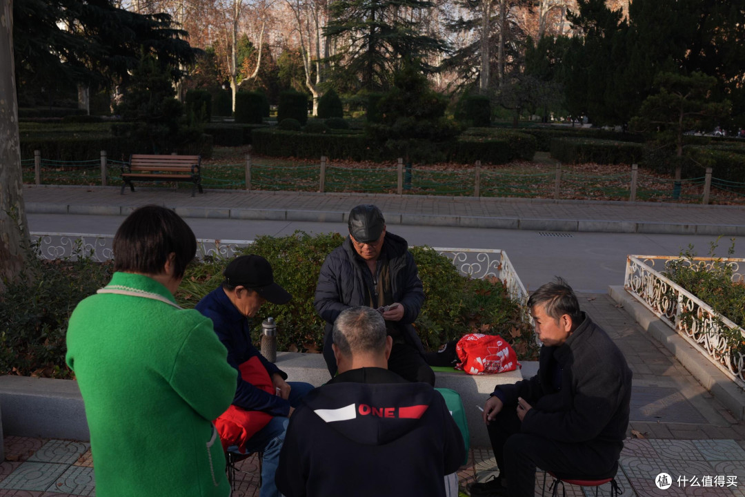 旅拍相机选购:微单与卡片机实测对比
