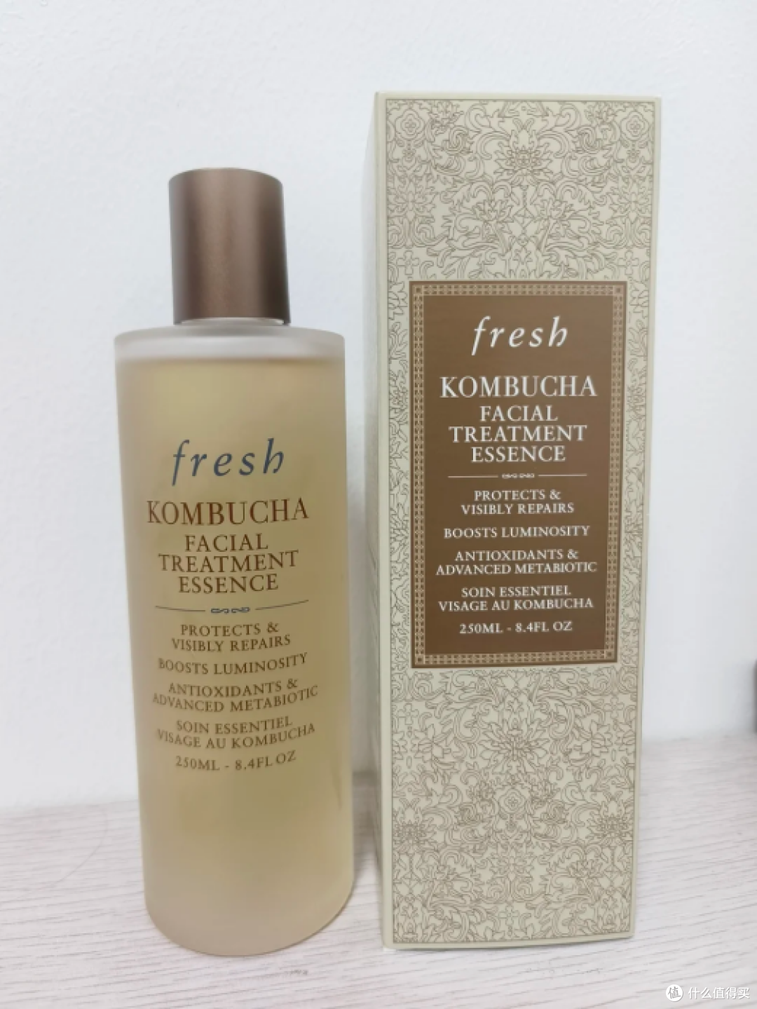 不追冷白皮,入秋后我总算找到自带光感的素颜天菜美白水