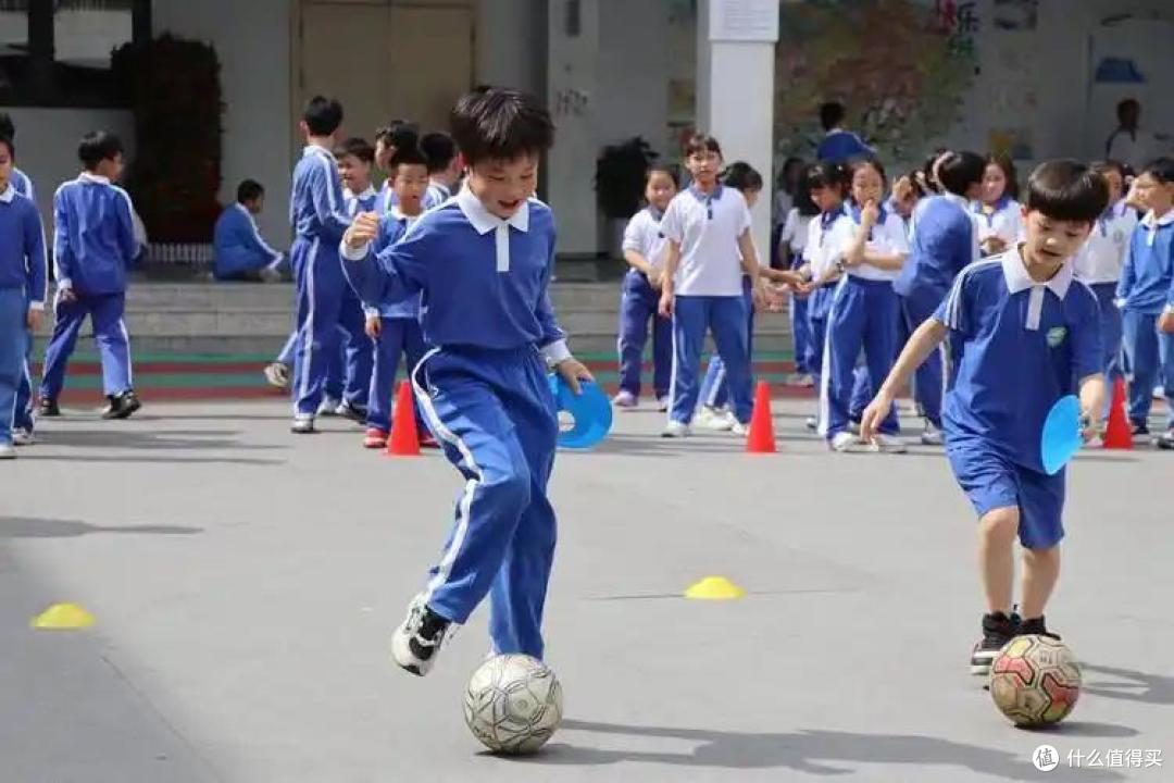 我国中小学体育将推行“2115”计划,每周体育活动时间多达10小时