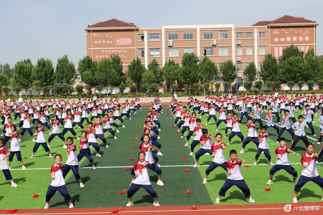 我国中小学体育将推行“2115”计划,每周体育活动时间多达10小时