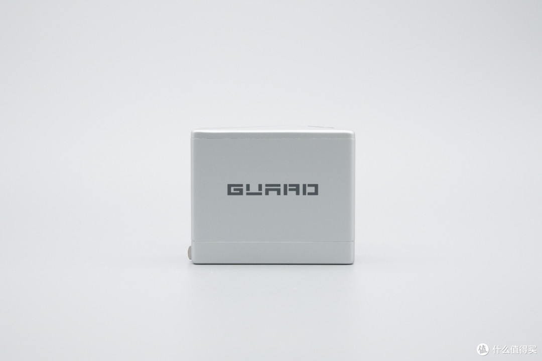 可视化快充新体验!七彩虹iGame Guard 140W智显充评测
