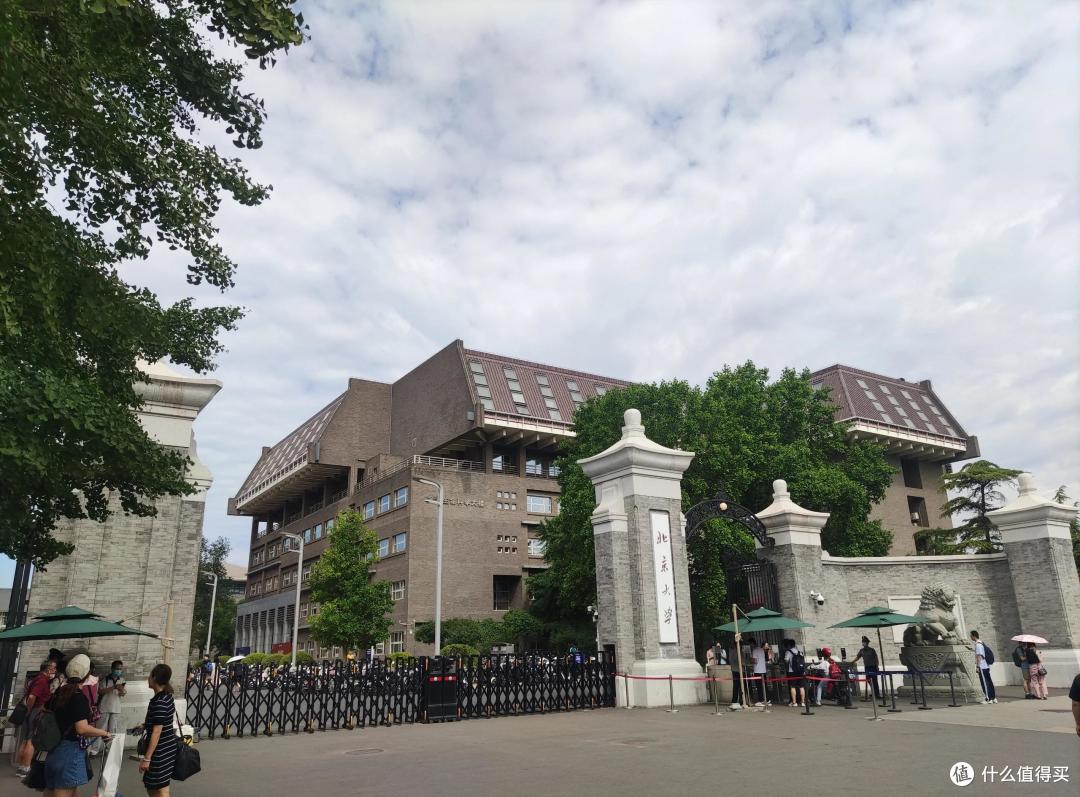 我国建成全球规模最大的高质量教育体系,高等教育人口已达2.7亿