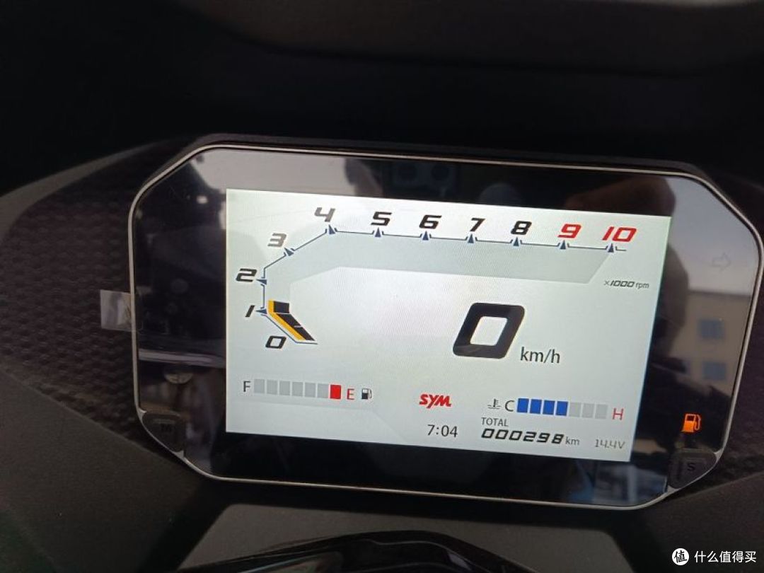 加了一箱油跑了三百公里——巡弋250的油耗和续航还行