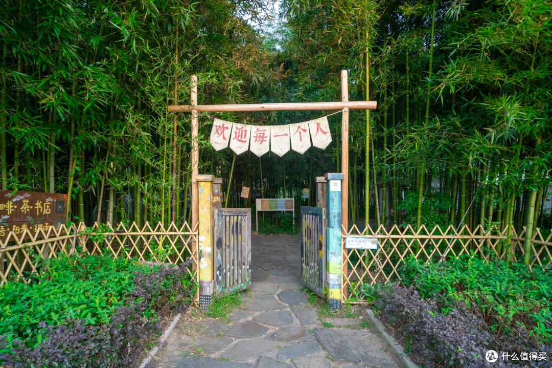 西湖卖的是风景,这里卖的是没人