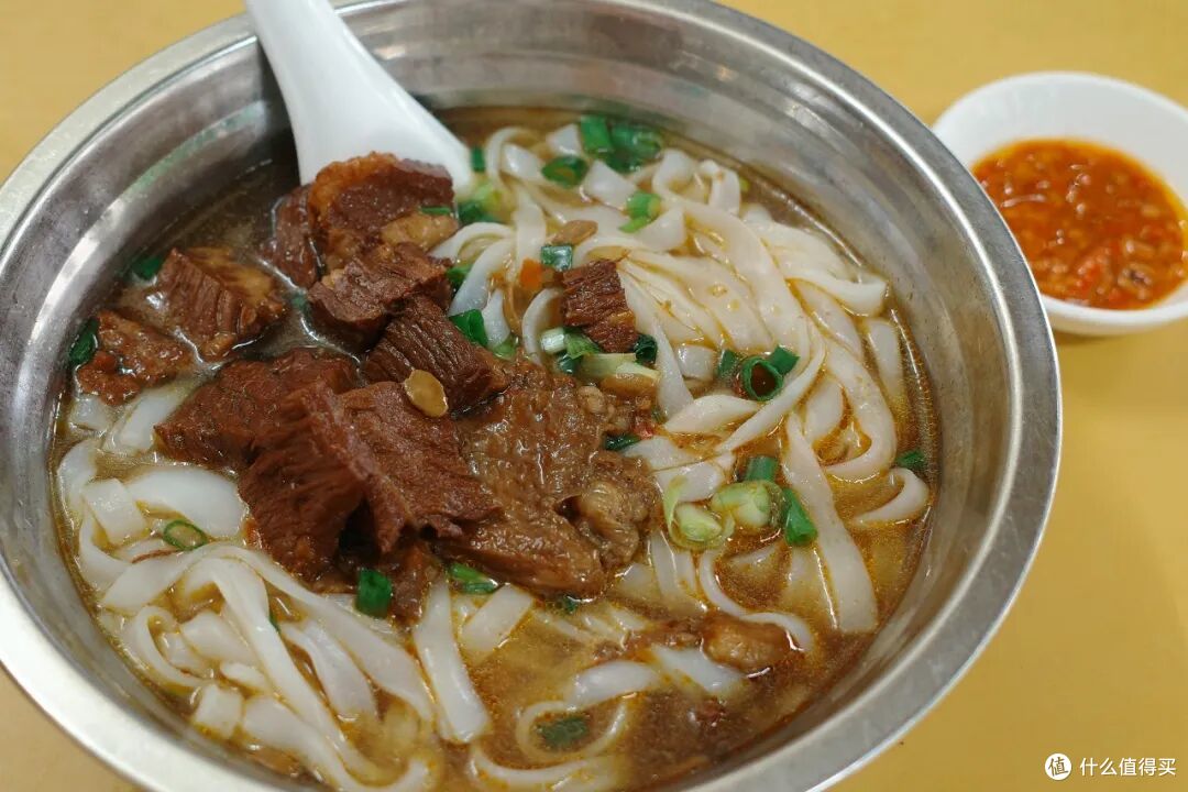这座小城的美食有多顶,一盘生蚝就能告诉你答案