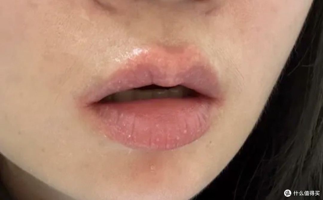 一到秋冬嘴唇就起皮、卡纹?别光舔嘴唇了,你缺的是这个