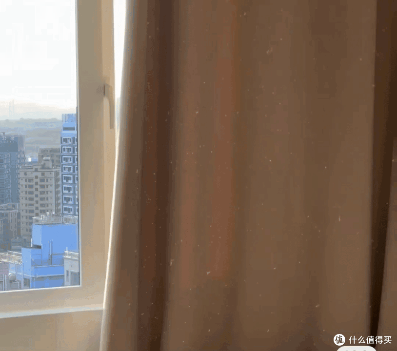 家里这种纤维灰尘哪来的?