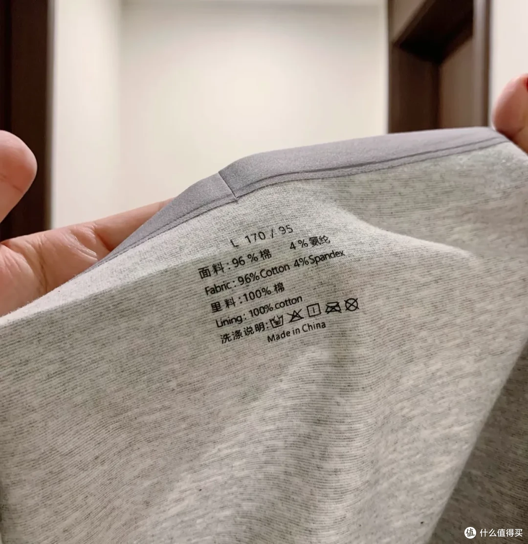家里这种纤维灰尘哪来的?