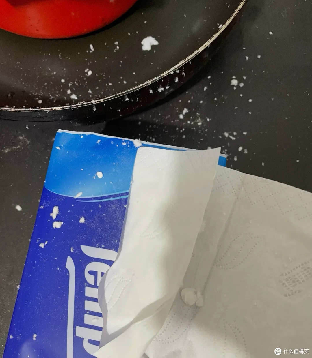 家里这种纤维灰尘哪来的?