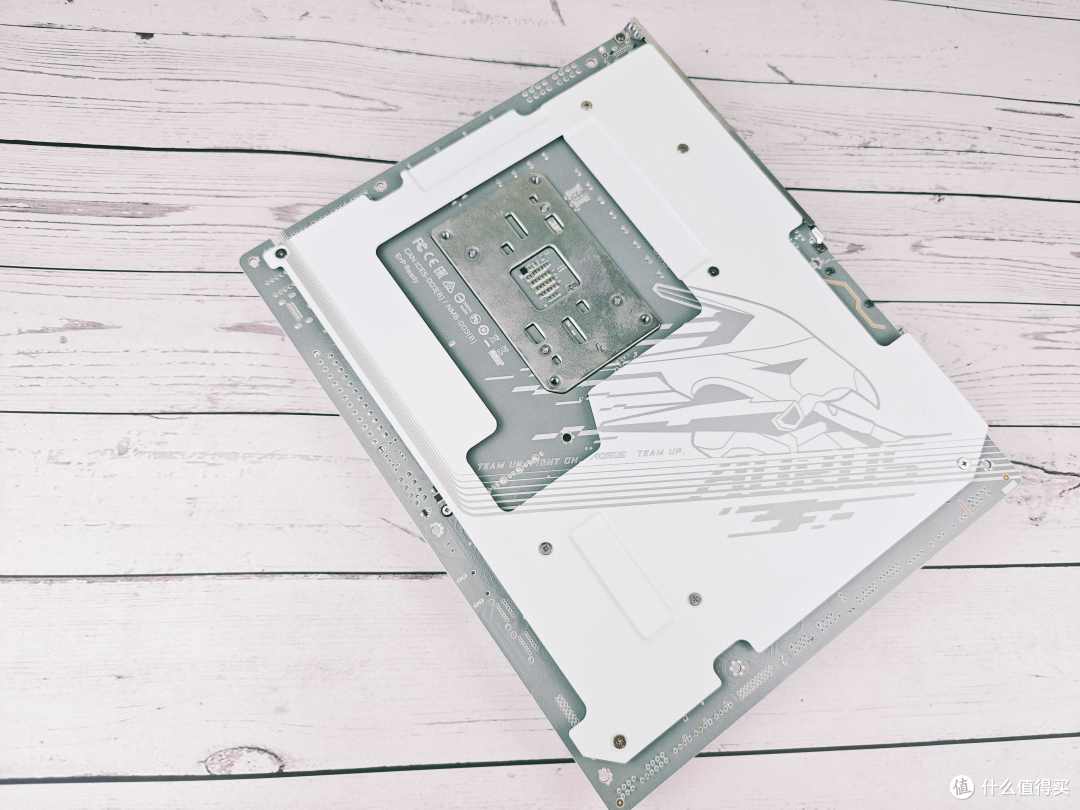体验真正的满血X3D,技嘉X870E X3D冰雕主板带你飞