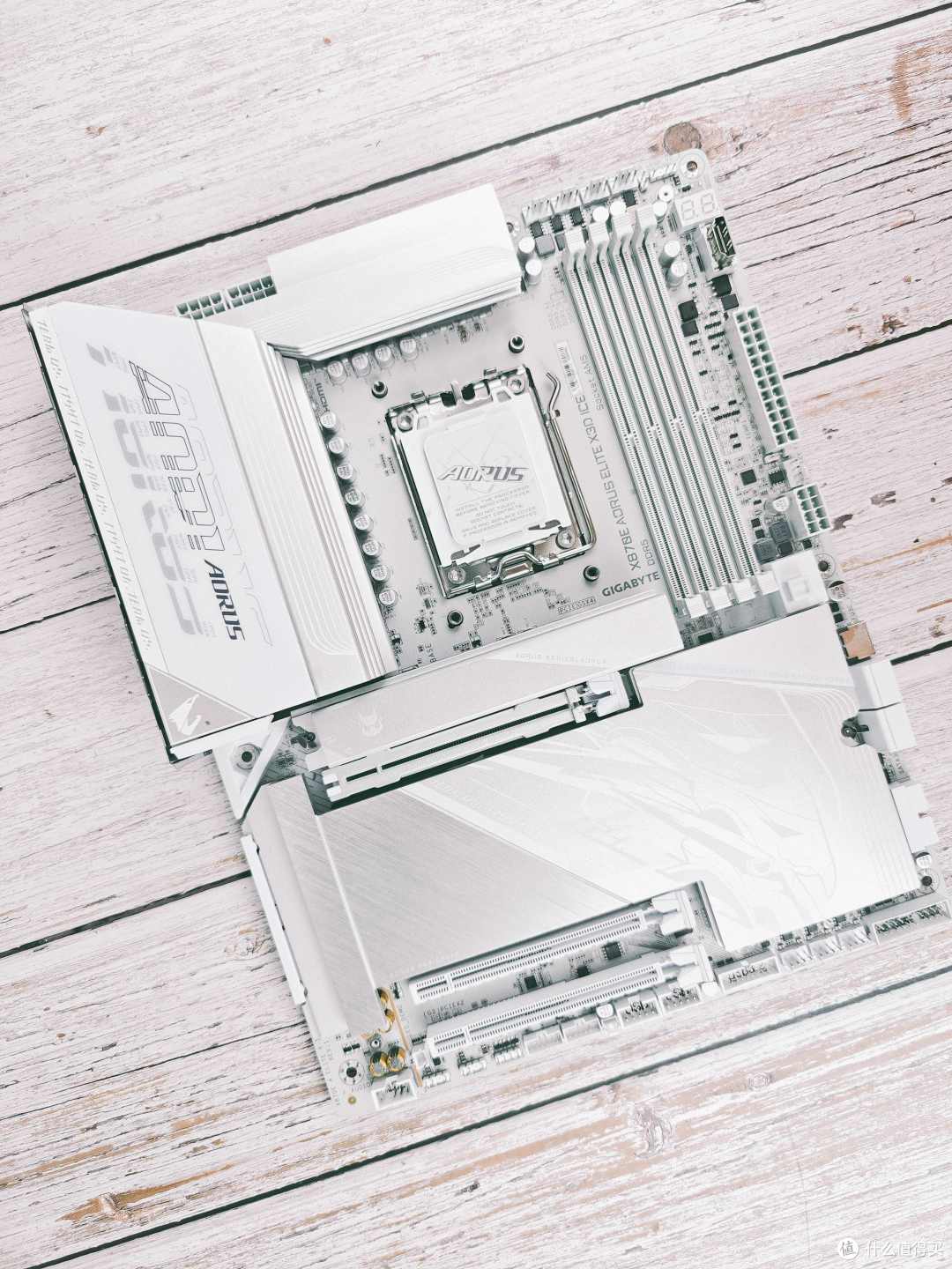 体验真正的满血X3D,技嘉X870E X3D冰雕主板带你飞