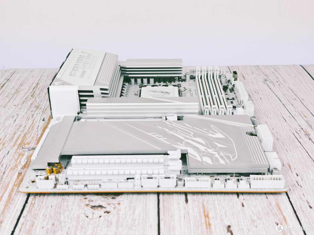 体验真正的满血X3D,技嘉X870E X3D冰雕主板带你飞