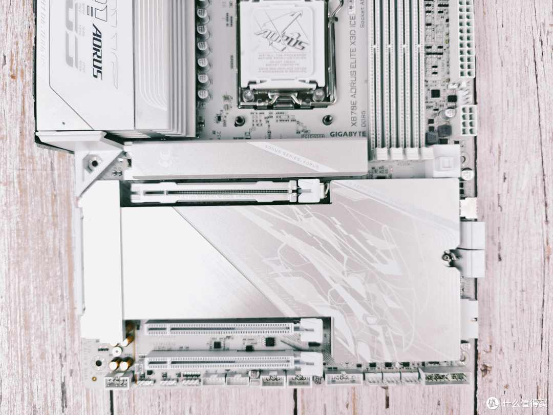 体验真正的满血X3D,技嘉X870E X3D冰雕主板带你飞