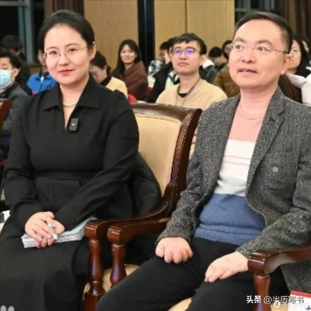 蔡磊再一次证明:娶妻娶贤,即使你生病躺在床上,她也会不离不弃