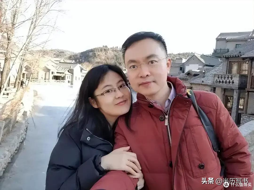 蔡磊再一次证明:娶妻娶贤,即使你生病躺在床上,她也会不离不弃