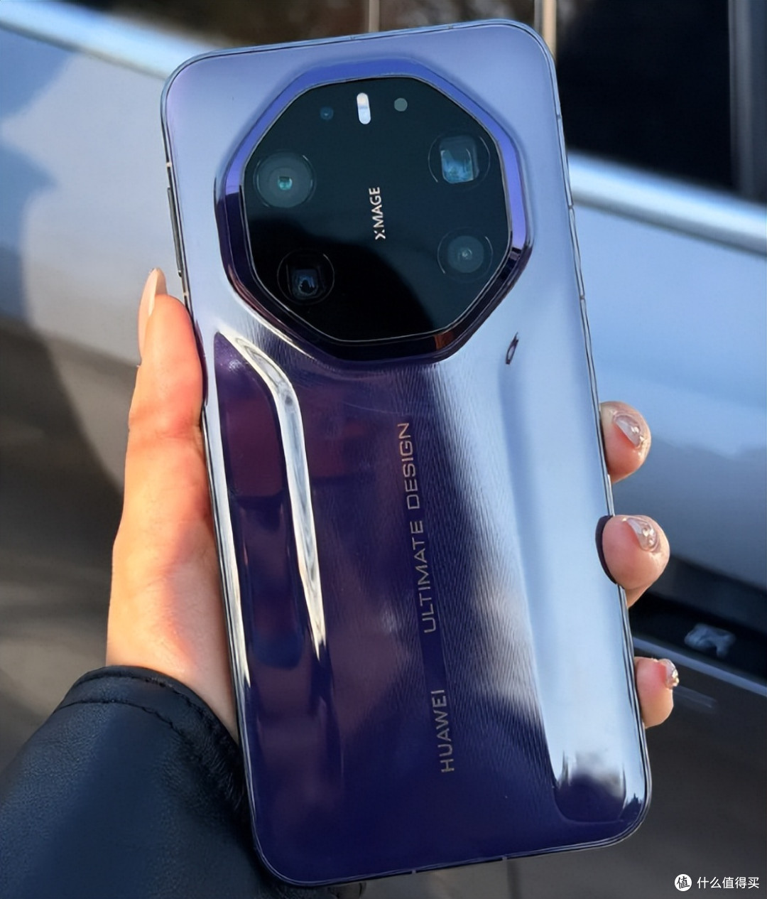 11999元跌到9199元,与iPhone18 Pro Max同样重量,价格便宜1800