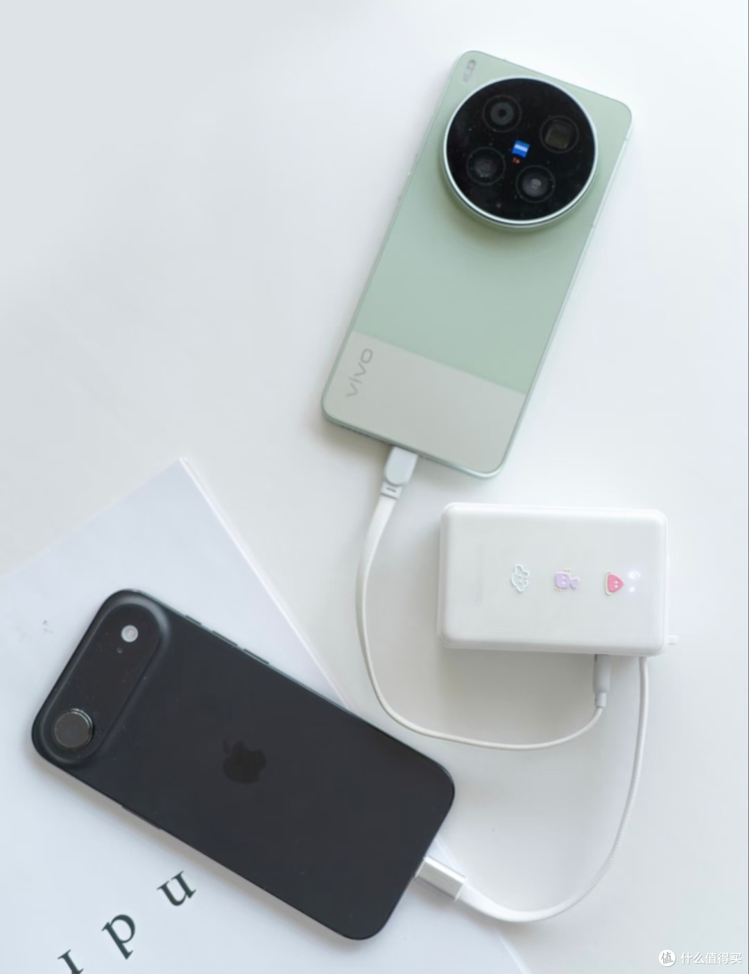 三合一自充充电宝的便携优势