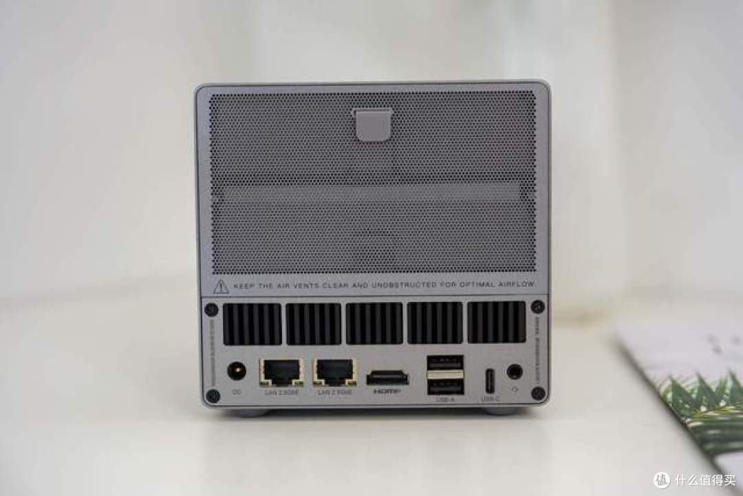 预装系统、抽屉式硬盘仓、双2.5G网口,这台NAS把大家痛点全想到