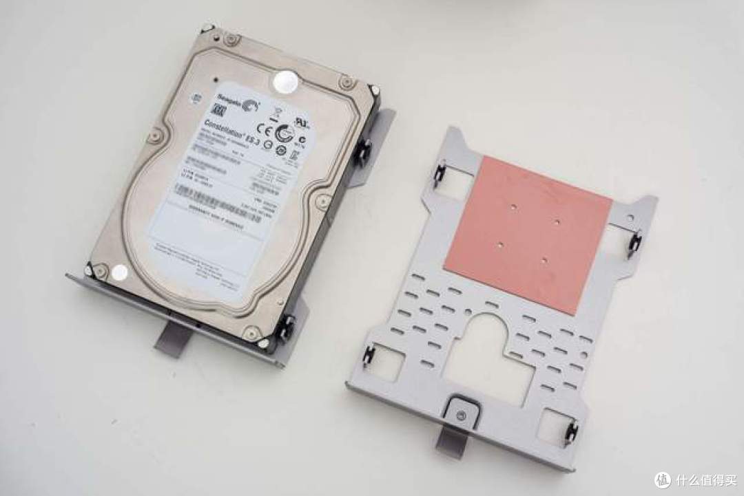 预装系统、抽屉式硬盘仓、双2.5G网口,这台NAS把大家痛点全想到