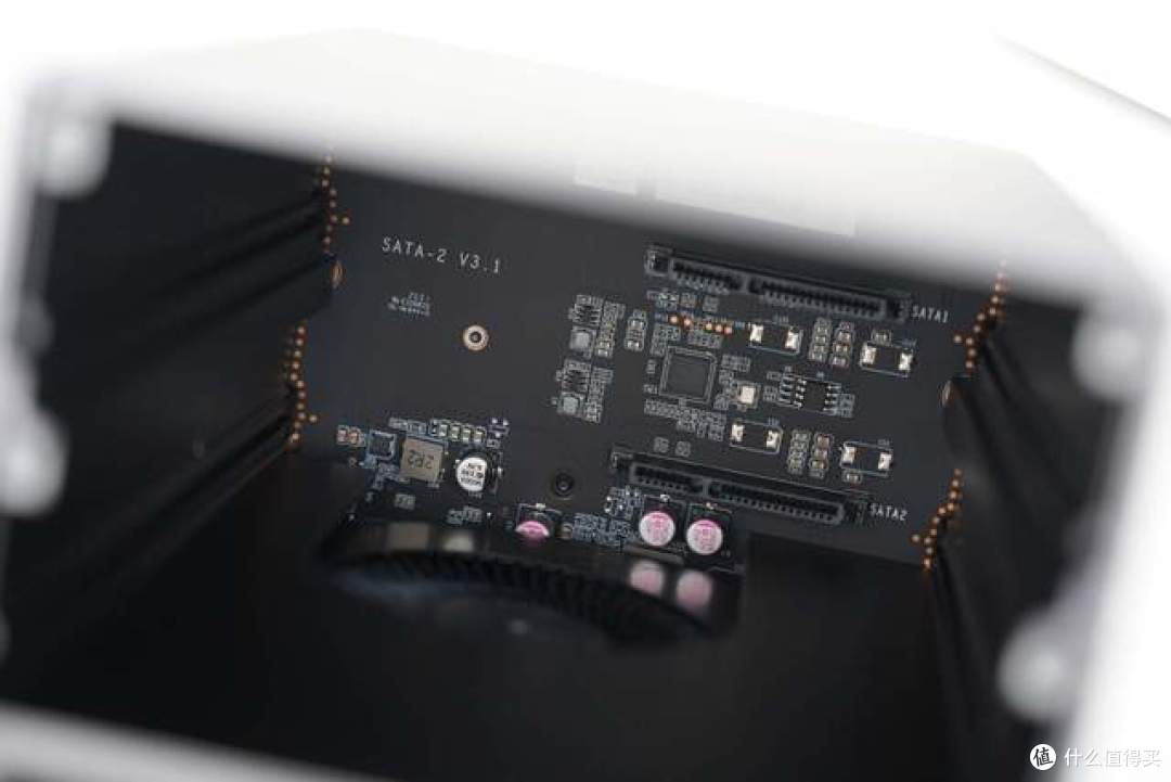 预装系统、抽屉式硬盘仓、双2.5G网口,这台NAS把大家痛点全想到