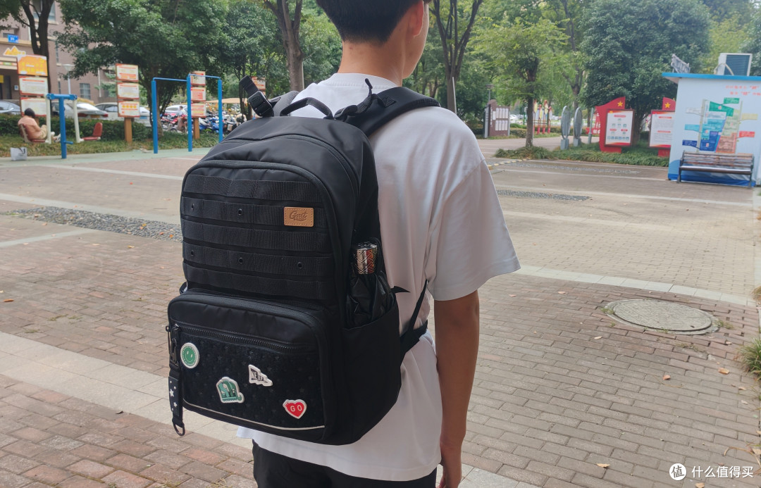 初中生书包怎么选？GMT for Kids护脊书包，减负大容量很实用