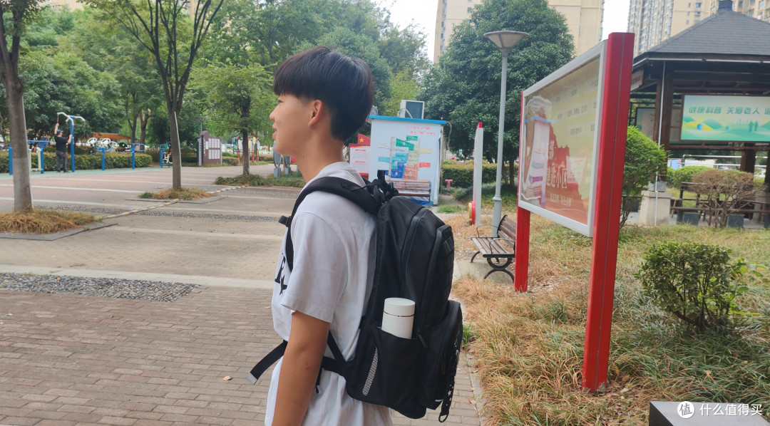 初中生书包怎么选？GMT for Kids护脊书包，减负大容量很实用
