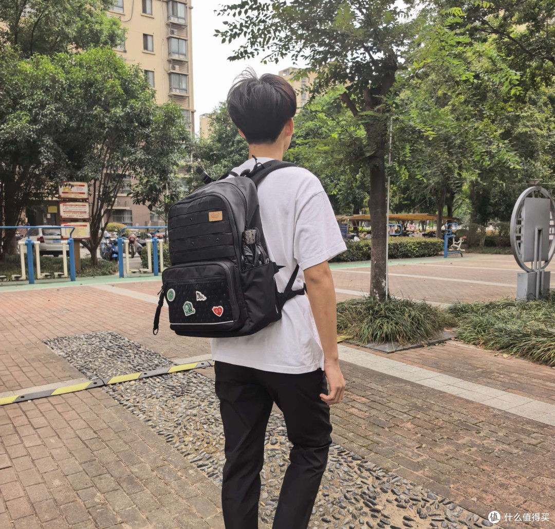 初中生书包怎么选？GMT for Kids护脊书包，减负大容量很实用