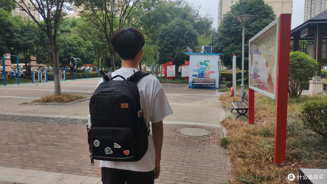 初中生书包怎么选？GMT for Kids护脊书包，减负大容量很实用
