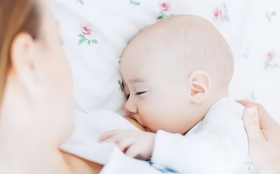宝宝一吃母乳就睡着,喝奶粉却不会?不是“醉奶”,是母乳太给力