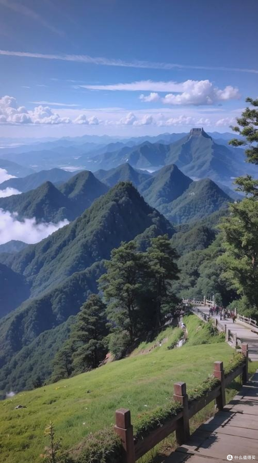 双节登峨眉金顶观云海禅意