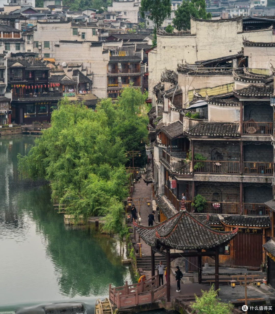 国庆奔赴凤凰古城|在沱江边,找回久违的松弛感🍃