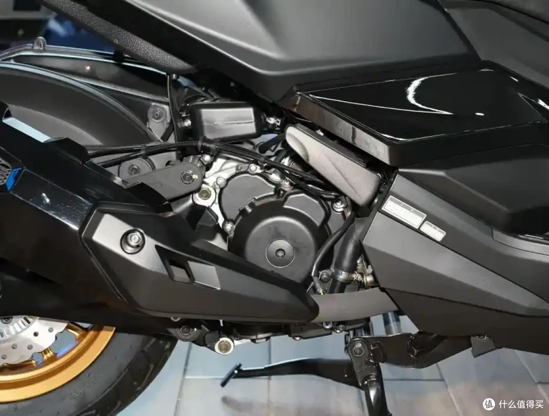 差价一万五怎么选？光阳赛艇S350直面本田ADV350的市场博弈
