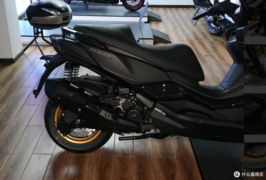 差价一万五怎么选？光阳赛艇S350直面本田ADV350的市场博弈