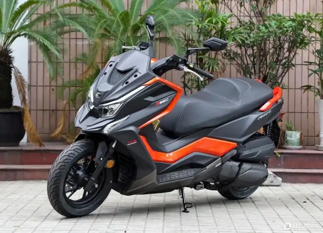 差价一万五怎么选？光阳赛艇S350直面本田ADV350的市场博弈